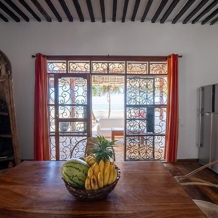 Beachfront Villa Hideaway Zanzibarhouses Кивенгва Экстерьер фото