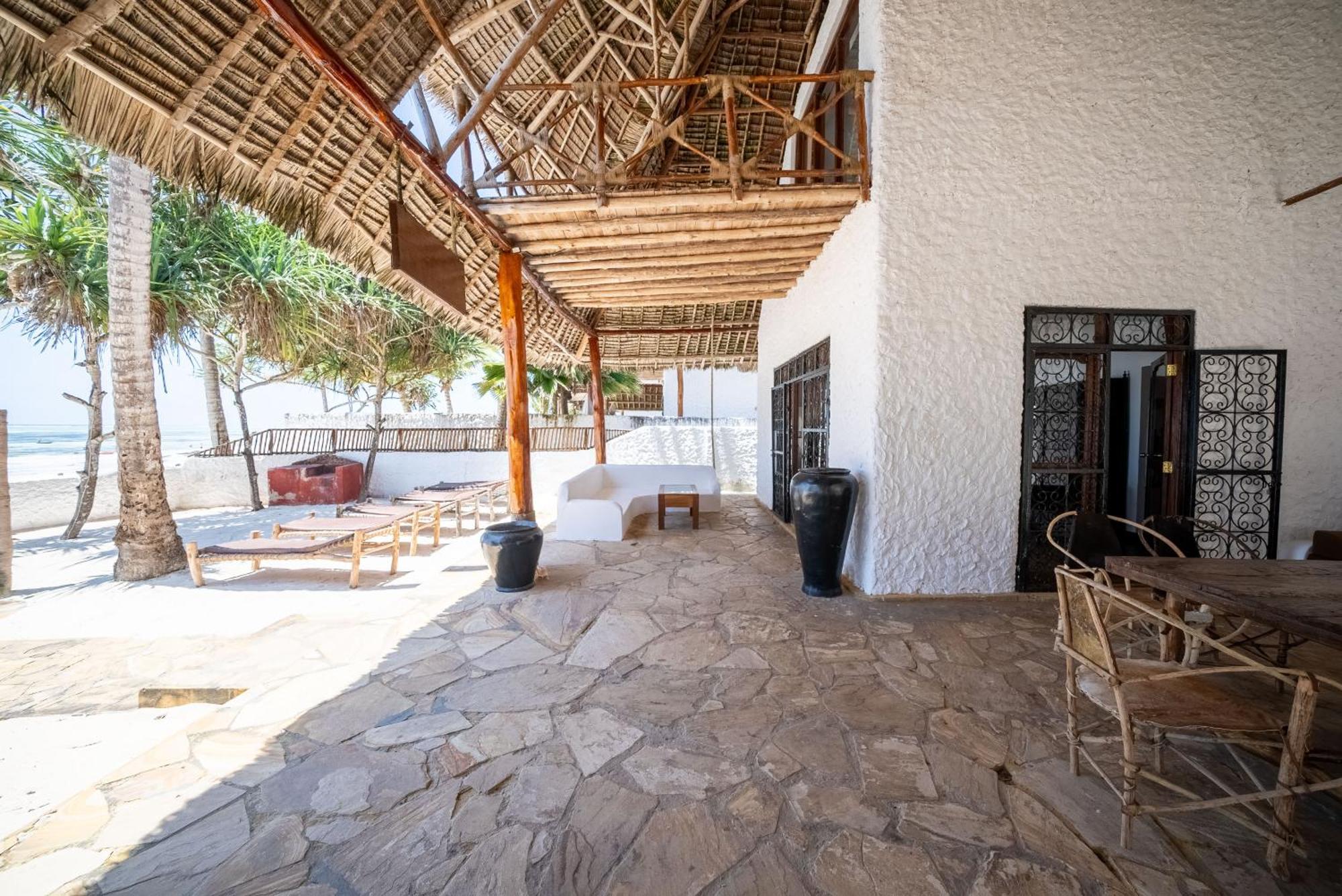 Beachfront Villa Hideaway Zanzibarhouses Кивенгва Экстерьер фото