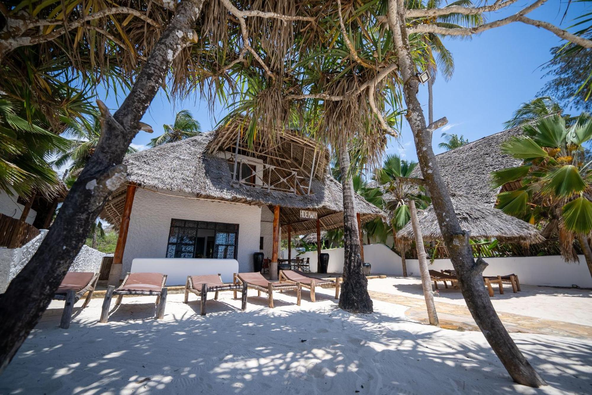 Beachfront Villa Hideaway Zanzibarhouses Кивенгва Экстерьер фото