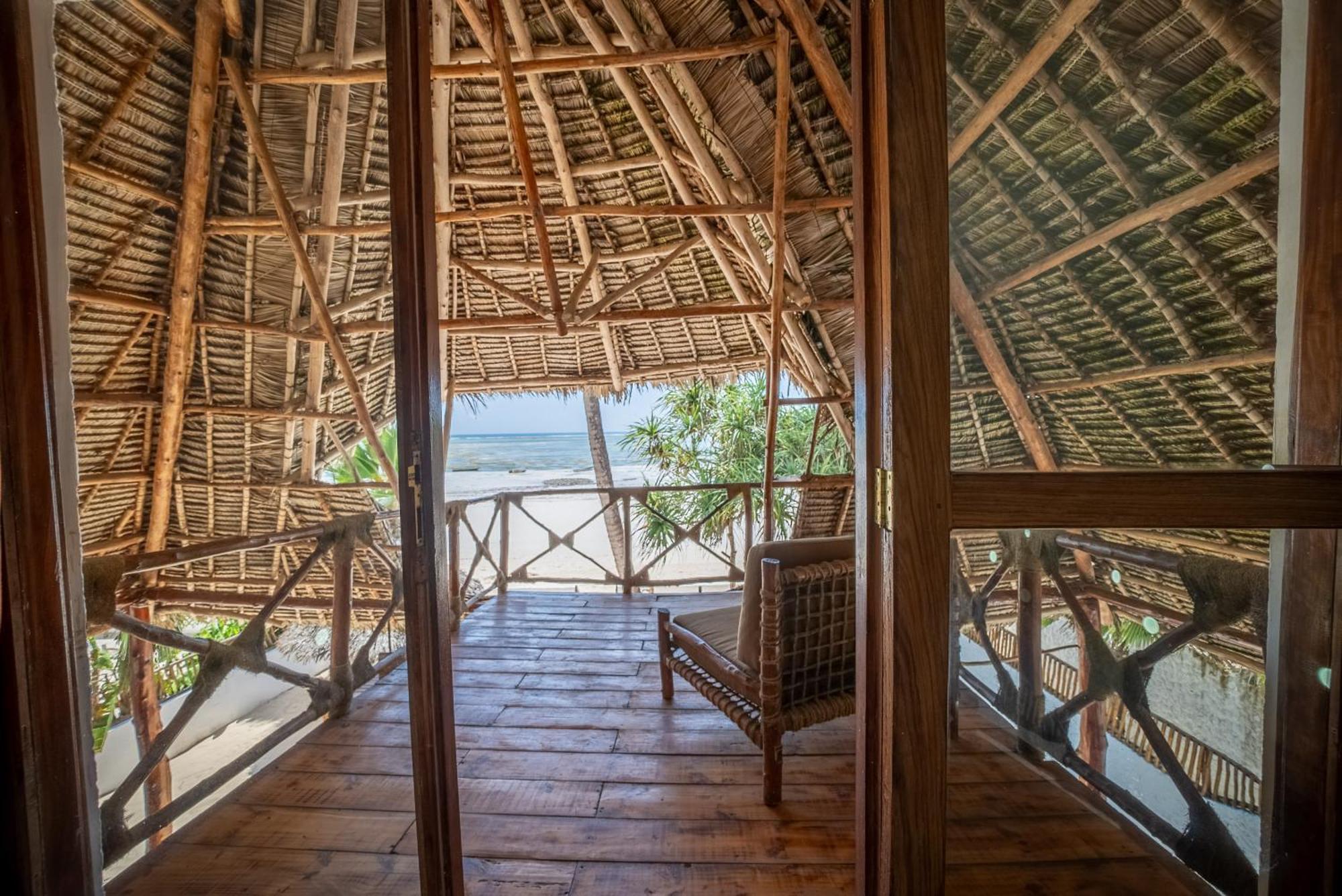 Beachfront Villa Hideaway Zanzibarhouses Кивенгва Экстерьер фото